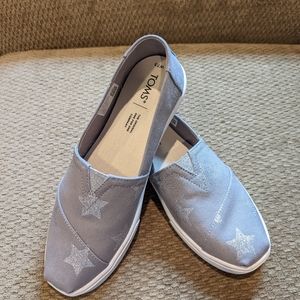 Toms